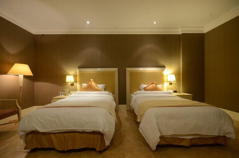 Fontana Hotel And Villas - Fontana Hot Spring Leisure Parks Mabalacat Dış mekan fotoğraf