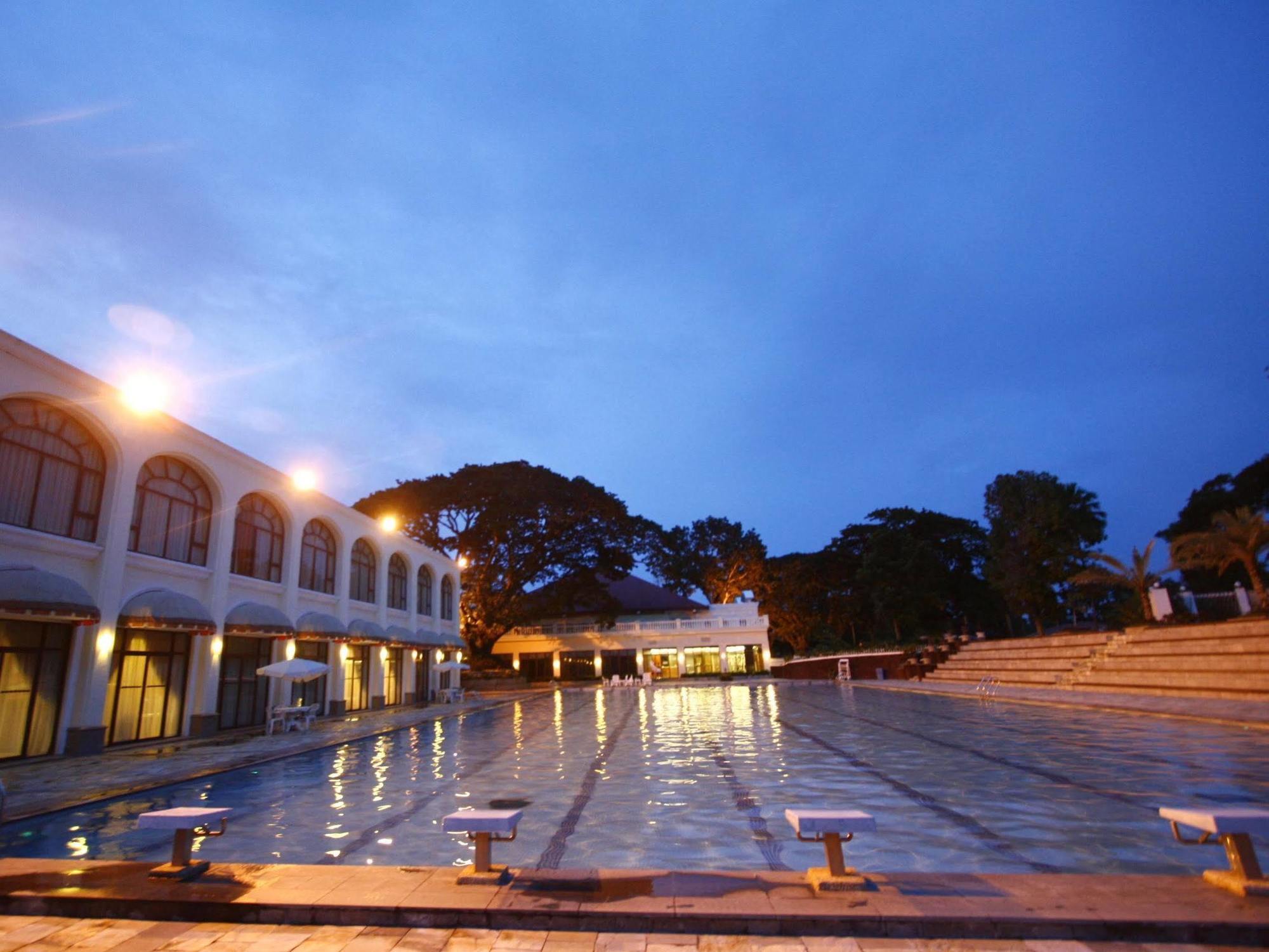 Fontana Hotel And Villas - Fontana Hot Spring Leisure Parks Mabalacat Dış mekan fotoğraf